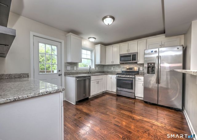 10 Barnum Court 10, Bethel, CT 06801