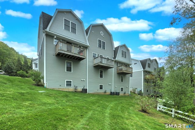 10 Barnum Court 10, Bethel, CT 06801