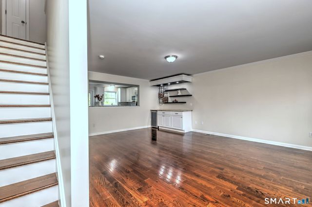 10 Barnum Court 10, Bethel, CT 06801