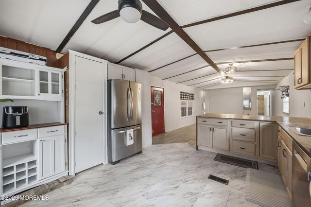 6 Taft Street, Howell, NJ 07731