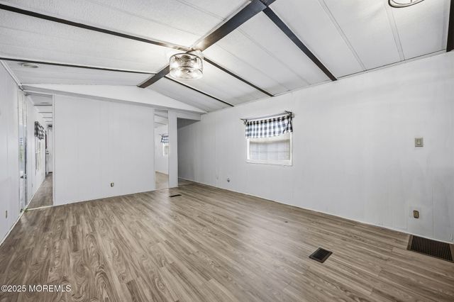 6 Taft Street, Howell, NJ 07731