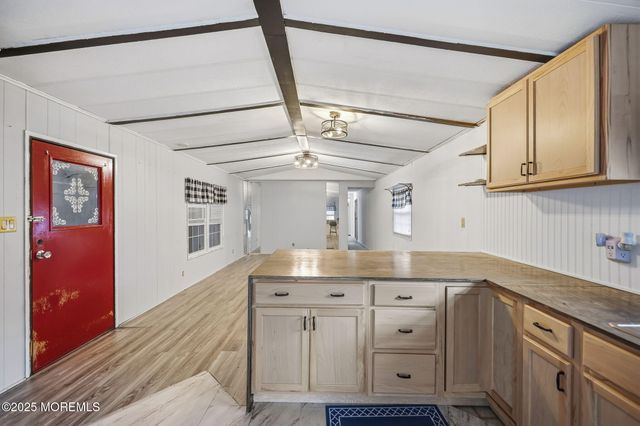 6 Taft Street, Howell, NJ 07731