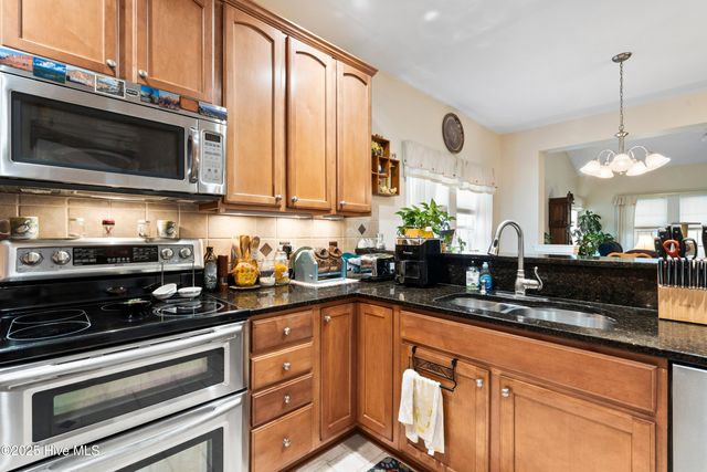 5107 Boss Court SE, Southport, NC 28461