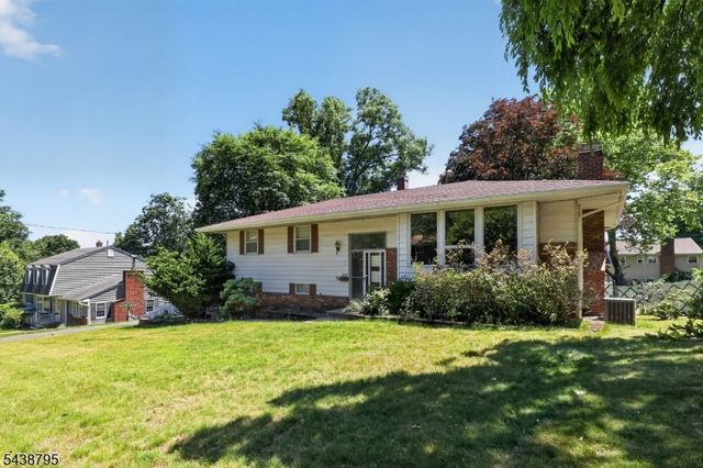 228 Shaw Pl, Park Ridge Boro, NJ 07656
