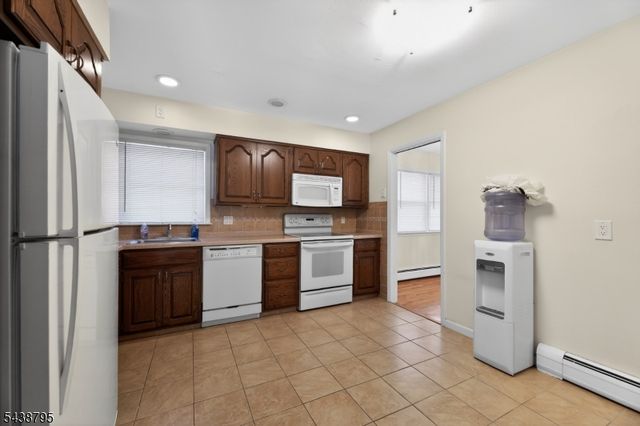 228 Shaw Pl, Park Ridge Boro, NJ 07656