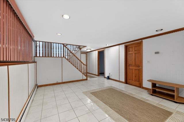 228 Shaw Pl, Park Ridge Boro, NJ 07656