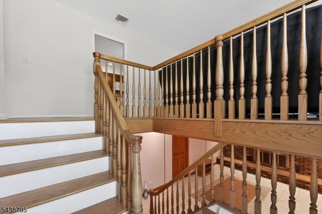 228 Shaw Pl, Park Ridge Boro, NJ 07656