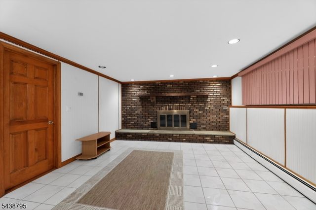 228 Shaw Pl, Park Ridge Boro, NJ 07656