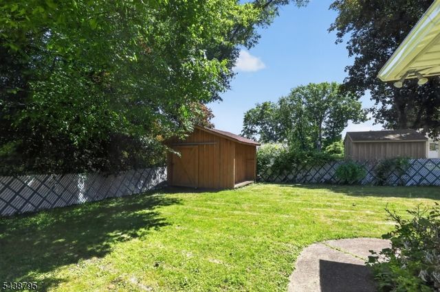 228 Shaw Pl, Park Ridge Boro, NJ 07656