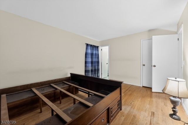 228 Shaw Pl, Park Ridge Boro, NJ 07656
