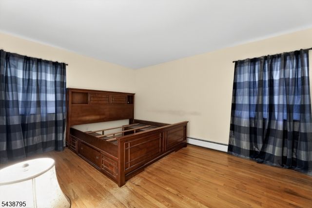 228 Shaw Pl, Park Ridge Boro, NJ 07656