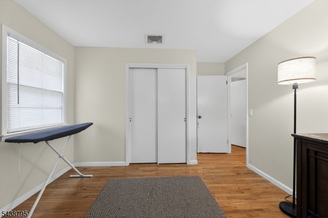 228 Shaw Pl, Park Ridge Boro, NJ 07656