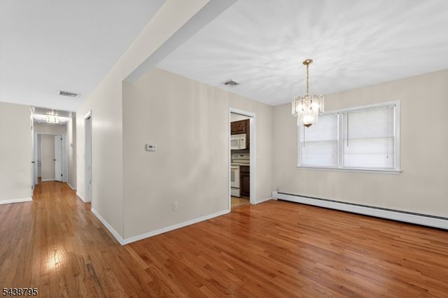 228 Shaw Pl, Park Ridge Boro, NJ 07656