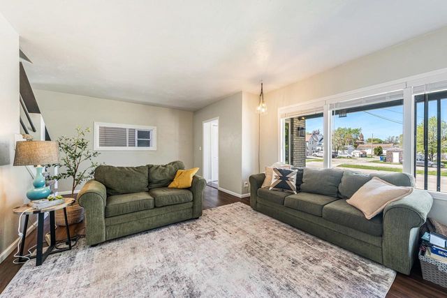 706 METOXEN AVENUE, Kaukauna, WI 54130
