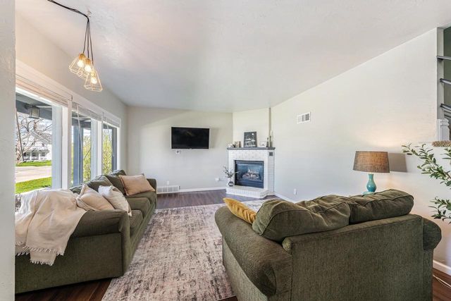706 METOXEN AVENUE, Kaukauna, WI 54130