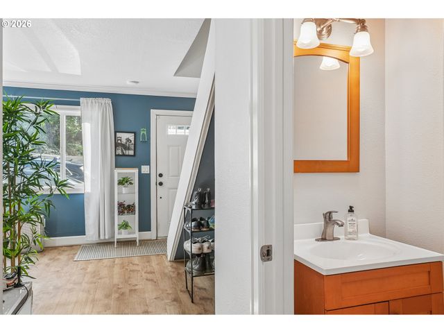 6919 N LEAVITT Ave B1, Portland, OR 97203