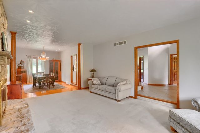 110 Larkspur Circle, Penn Twp, PA 16002