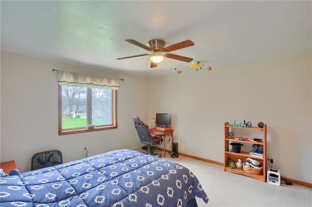110 Larkspur Circle, Penn Twp, PA 16002