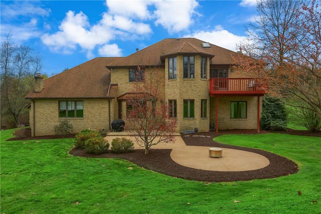 110 Larkspur Circle, Penn Twp, PA 16002