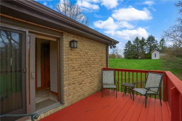 110 Larkspur Circle, Penn Twp, PA 16002
