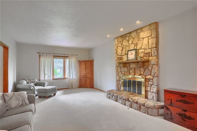 110 Larkspur Circle, Penn Twp, PA 16002