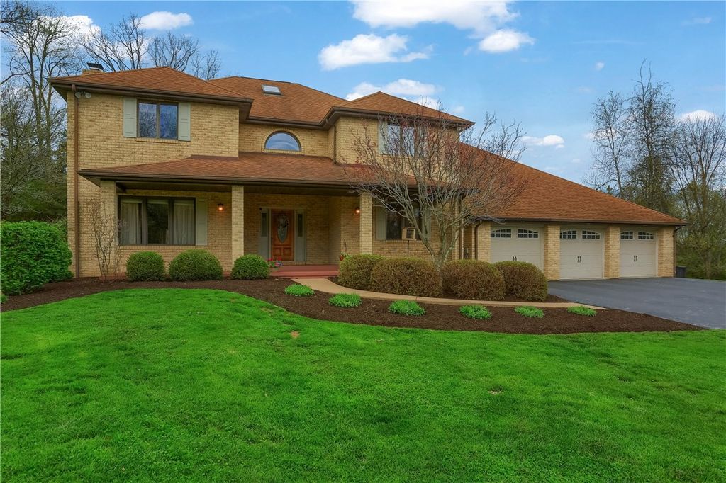 110 Larkspur Circle, Penn Twp, PA 16002