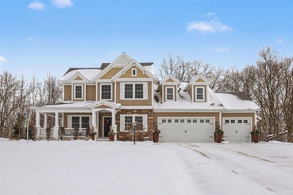 6436 Summer Meadows Drive, Rockford, MI 49341