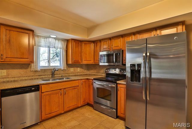 127 S Cardinal Lane, St Charles, MO 63301