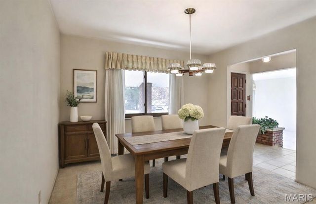 127 S Cardinal Lane, St Charles, MO 63301