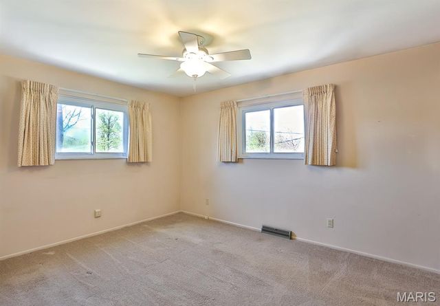 127 S Cardinal Lane, St Charles, MO 63301