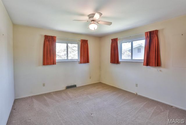 127 S Cardinal Lane, St Charles, MO 63301