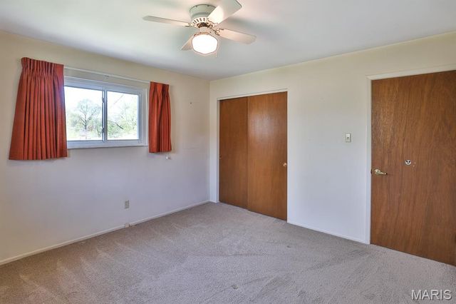 127 S Cardinal Lane, St Charles, MO 63301