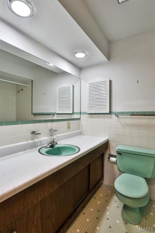 127 S Cardinal Lane, St Charles, MO 63301