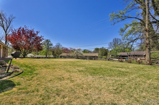 127 S Cardinal Lane, St Charles, MO 63301