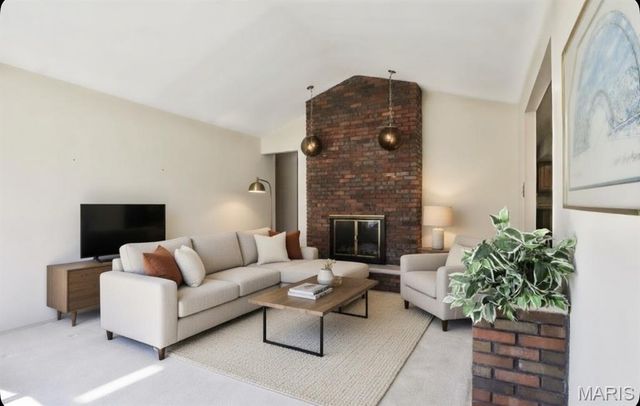 127 S Cardinal Lane, St Charles, MO 63301