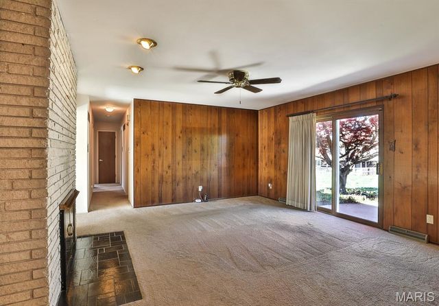 127 S Cardinal Lane, St Charles, MO 63301