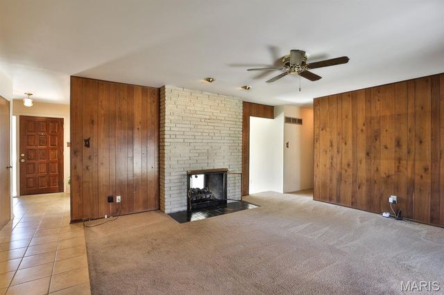 127 S Cardinal Lane, St Charles, MO 63301