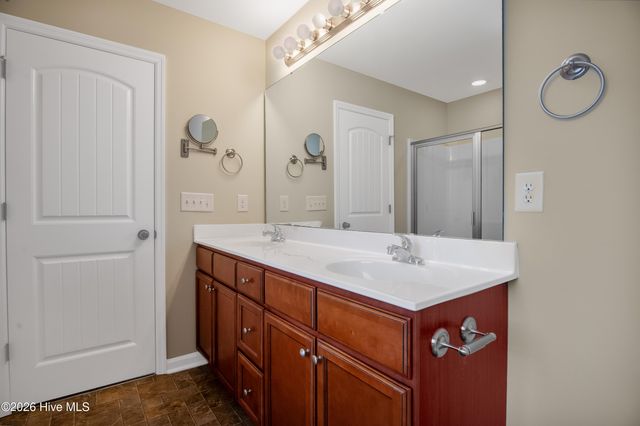 302 Esquire Drive, Richlands, NC 28574