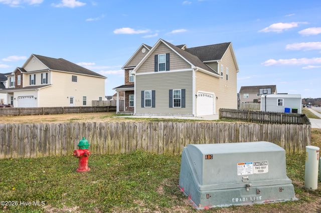 302 Esquire Drive, Richlands, NC 28574