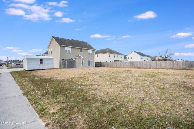 302 Esquire Drive, Richlands, NC 28574