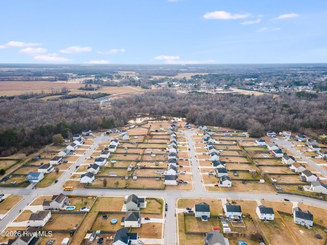 302 Esquire Drive, Richlands, NC 28574