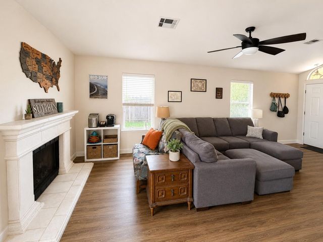 2805 Feathercrest DR, Austin, TX 78728