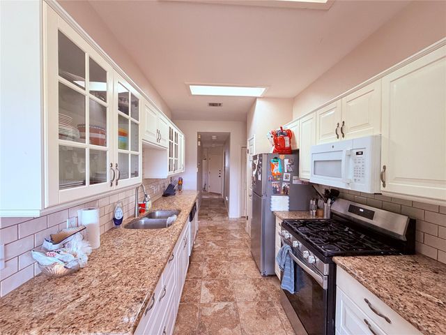2805 Feathercrest DR, Austin, TX 78728