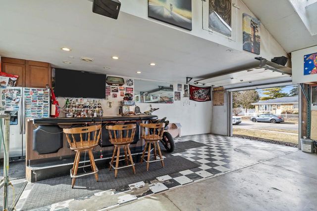 2402 S MADISON STREET, Appleton, WI 54915