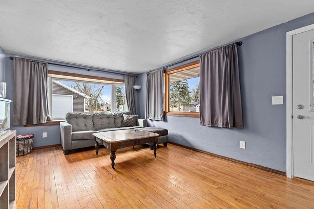 2402 S MADISON STREET, Appleton, WI 54915