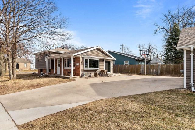 2402 S MADISON STREET, Appleton, WI 54915