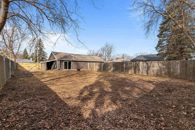 2402 S MADISON STREET, Appleton, WI 54915