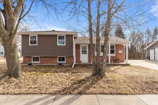 2402 S MADISON STREET, Appleton, WI 54915