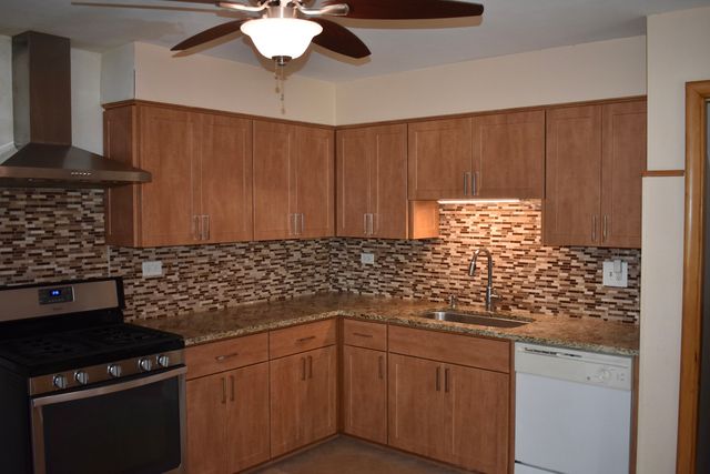 33 N Spring Avenue, La Grange, IL 60525