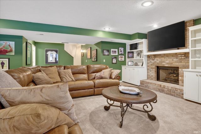 17916 Ashmont Place, South Bend, IN 46635